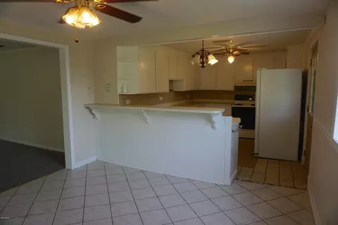 582 5th St, Chipley, FL 32428 photo 10