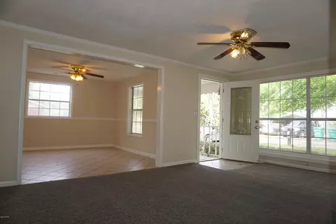 582 5th St, Chipley, FL 32428 photo 6
