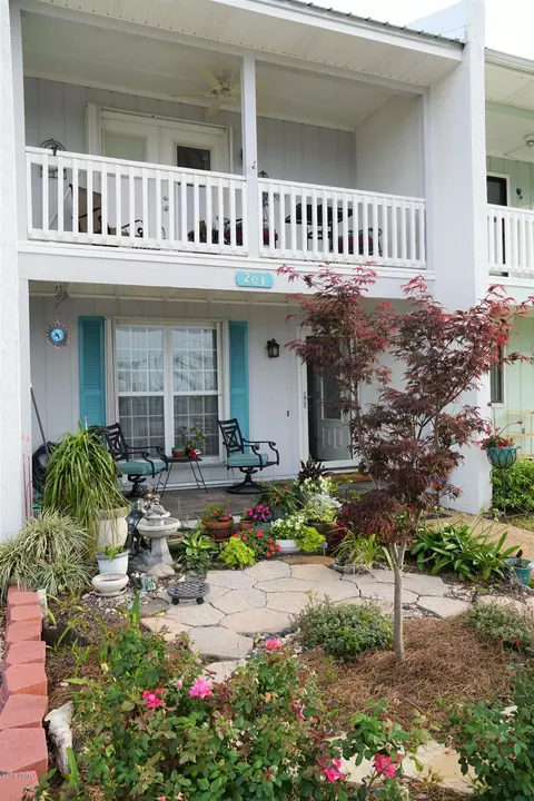 203 E 3rd St, Lynn Haven, FL 32444 photo 3