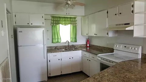 4484 Hancock Ct, Chipley, FL 32428 photo 2