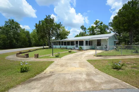 1752 Lilly St, Chipley, FL 32428 photo 1