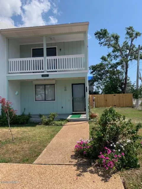201 E 3rd St, Lynn Haven, FL 32444 photo 1