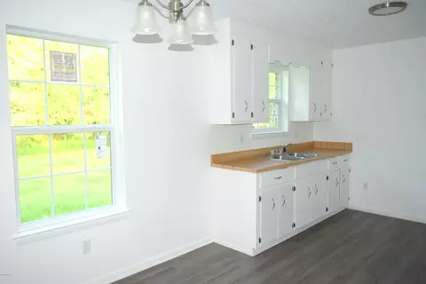 527 2nd St, Chipley, FL 32428 photo 5