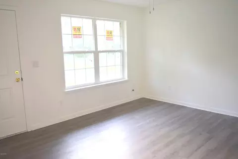 527 2nd St, Chipley, FL 32428 photo 3