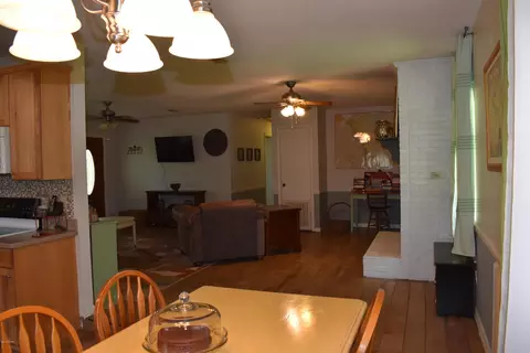 593 3rd St, Chipley, FL 32428 photo 6
