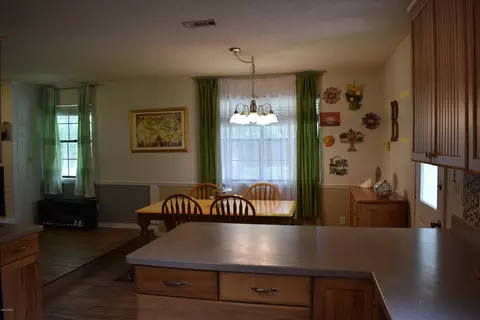 593 3rd St, Chipley, FL 32428 photo 5