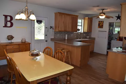 593 3rd St, Chipley, FL 32428 photo 2
