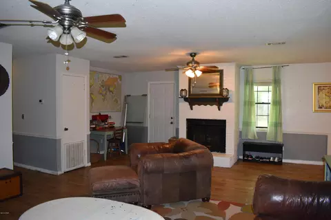 593 3rd St, Chipley, FL 32428 photo 10