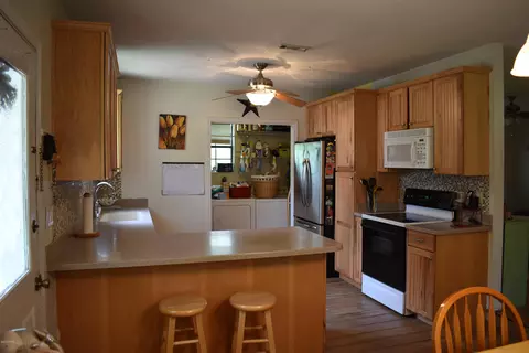 593 3rd St, Chipley, FL 32428 photo 4