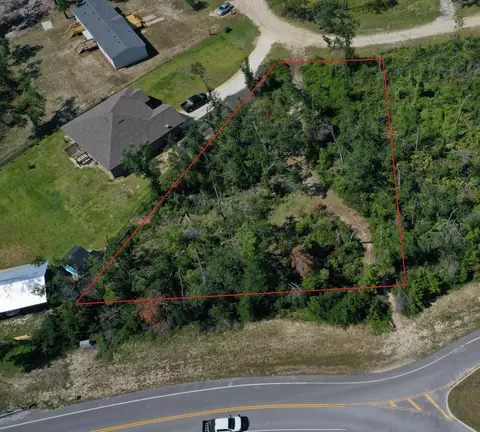 602 Hickory Bluff Dr, Southport, FL 32409