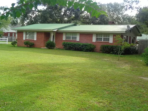 847 8th St, Chipley, FL 32428 photo 1
