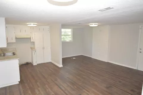 543 2nd, Chipley, FL 32428 photo 4