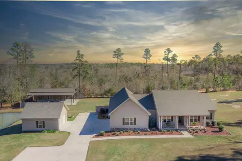 1123 Pine Bluff Dr, Chipley, FL 32428 photo 1