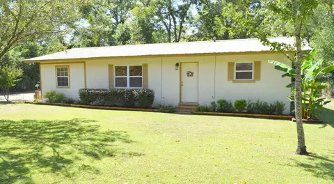 602 4th St, Chipley, FL 32428 photo 1