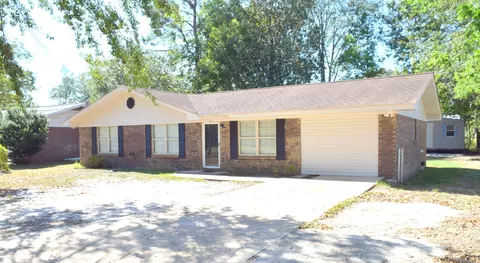 576 2nd St, Chipley, FL 32428 photo 1