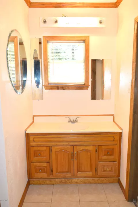 576 2nd St, Chipley, FL 32428 photo 8