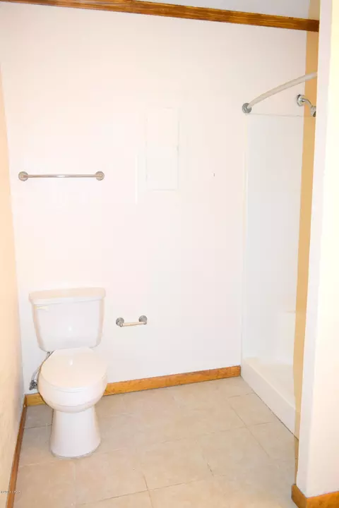 576 2nd St, Chipley, FL 32428 photo 9