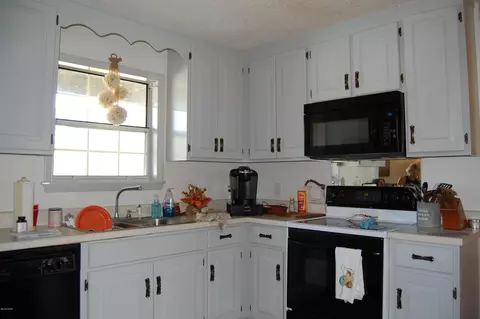 4938 Highway 2, Malone, FL 32445 photo 3