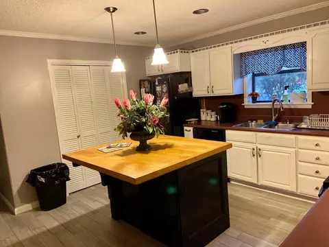 493 1st St, Chipley, FL 32428 photo 4