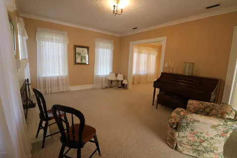 687 Main St, Chipley, FL 32428 photo 9