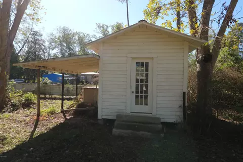 687 Main St, Chipley, FL 32428 photo 6