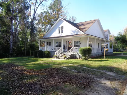 718 5th St, Chipley, FL 32428 photo 1