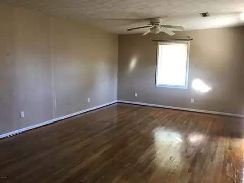 5477 10th St, Malone, FL 32445 photo 6
