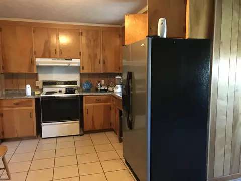 5477 10th St, Malone, FL 32445 photo 8