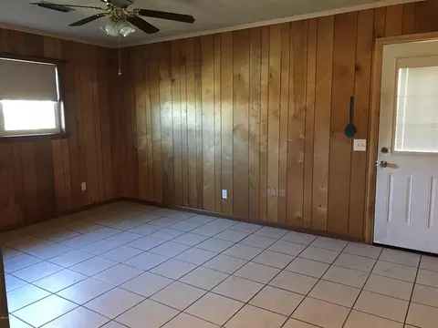 5477 10th St, Malone, FL 32445 photo 9