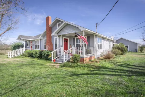 321 Pleas Cir, Chipley, FL 32428 photo 1