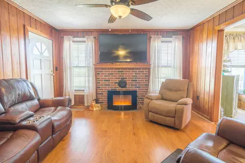 321 Pleas Cir, Chipley, FL 32428 photo 3