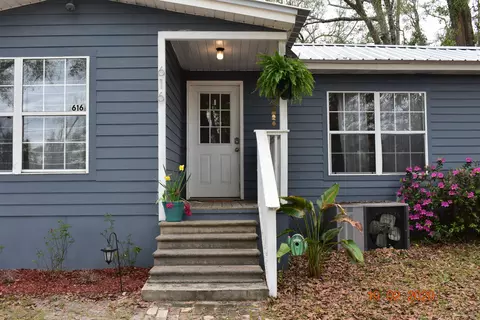 616 Pear St, Chipley, FL 32428 photo 8