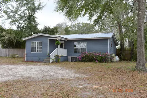 616 Pear St, Chipley, FL 32428 photo 3