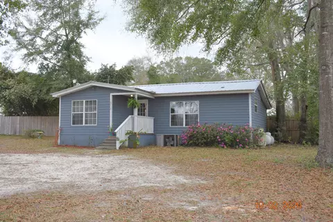 616 Pear St, Chipley, FL 32428 photo 2