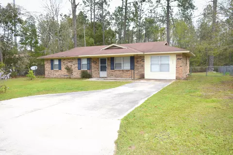 735 Gilbert Dr, Chipley, FL 32428 photo 1