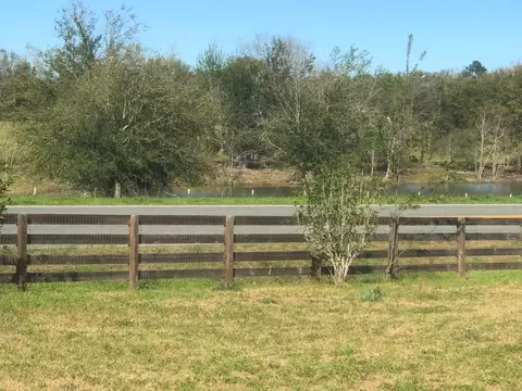 6453 Lovedale Rd, Bascom, FL 32423 photo 2