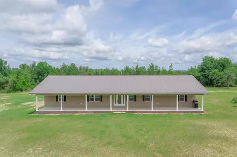 308 Pike Pond Rd, Chipley, FL 32428 photo 1