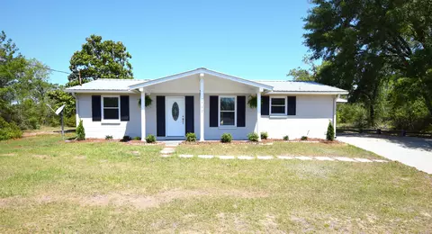 1752 Cara Ct, Chipley, FL 32428 photo 1