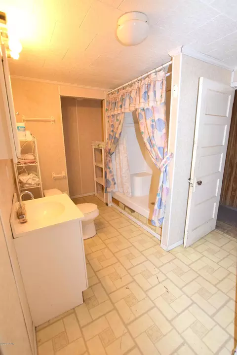 553 2nd St, Chipley, FL 32428 photo 10