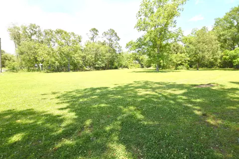 553 2nd St, Chipley, FL 32428 photo 3