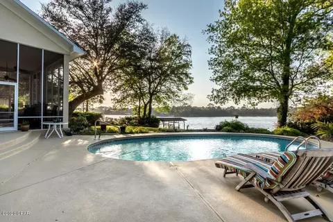 1009 Lake Dr, Niceville, FL 32578 photo 13