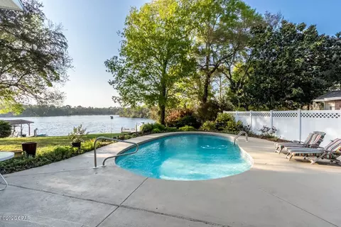 1009 Lake Dr, Niceville, FL 32578 photo 14