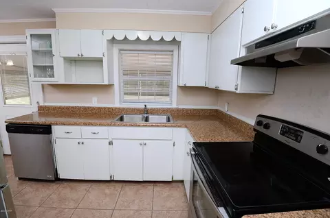 159 Bourbon St, Freeport, FL 32439 photo 7
