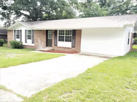 551 Davis St, Chipley, FL 32428 photo 3