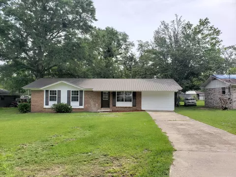 551 Davis St, Chipley, FL 32428 photo 1