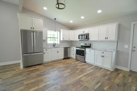 833 8th St, Chipley, FL 32428 photo 6