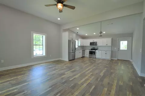 833 8th St, Chipley, FL 32428 photo 4