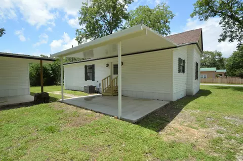 833 8th St, Chipley, FL 32428 photo 17