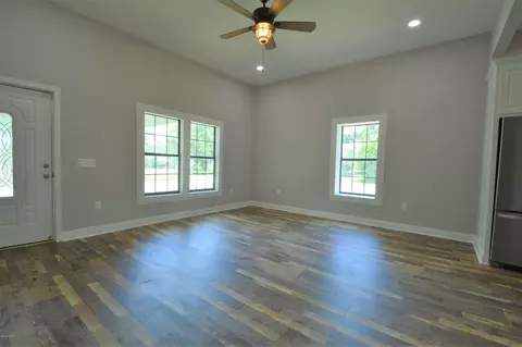 833 8th St, Chipley, FL 32428 photo 5