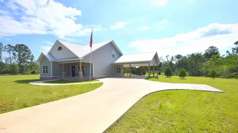503 Lakepointe Dr, Chipley, FL 32428 photo 1